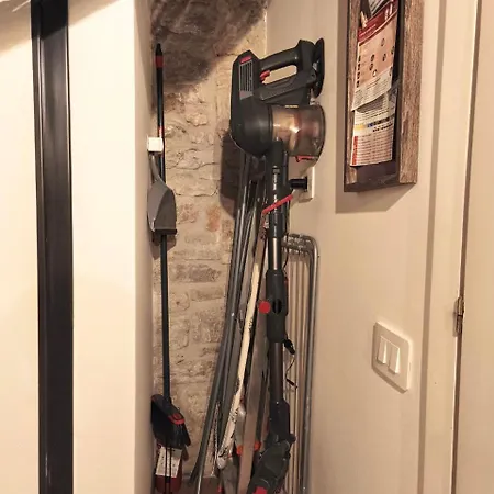 La Tana Del Priore Apartment *