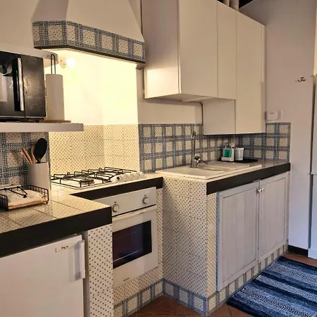 La Tana Del Priore Apartment *