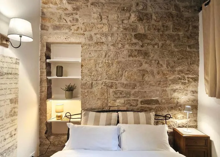 La Tana Del Priore Apartment