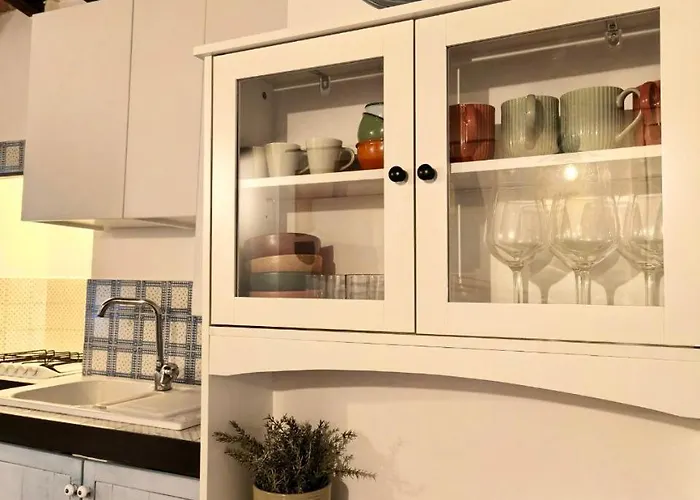 La Tana Del Priore Apartment *