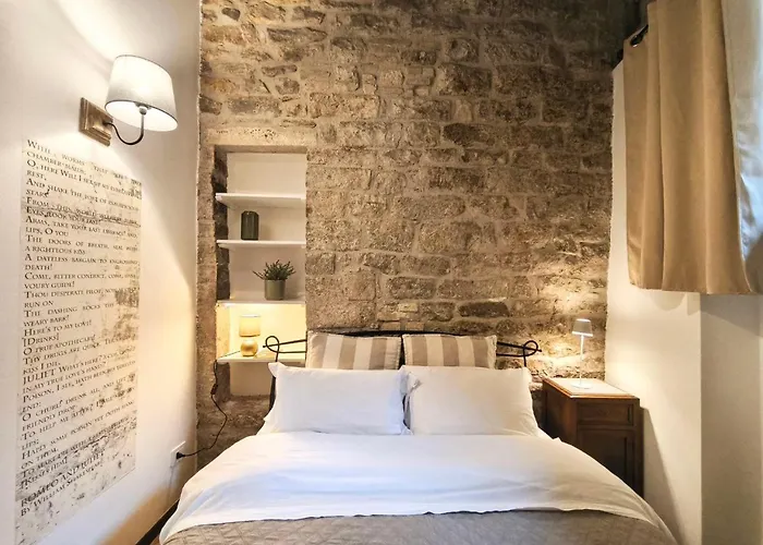 La Tana Del Priore Apartment