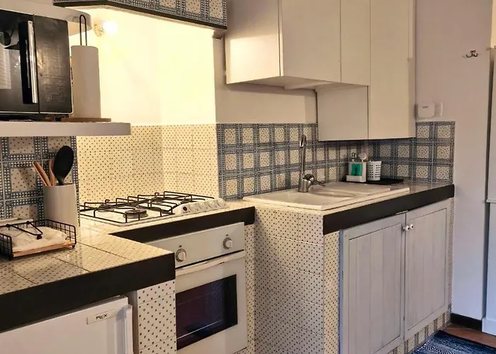 La Tana Del Priore Apartment *